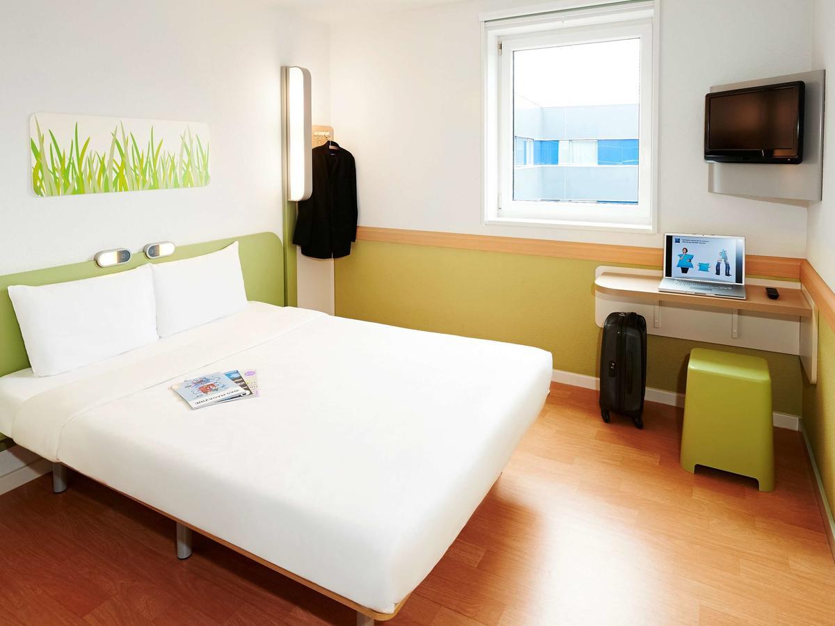 Ibis Budget Montbéliard Esterno foto
