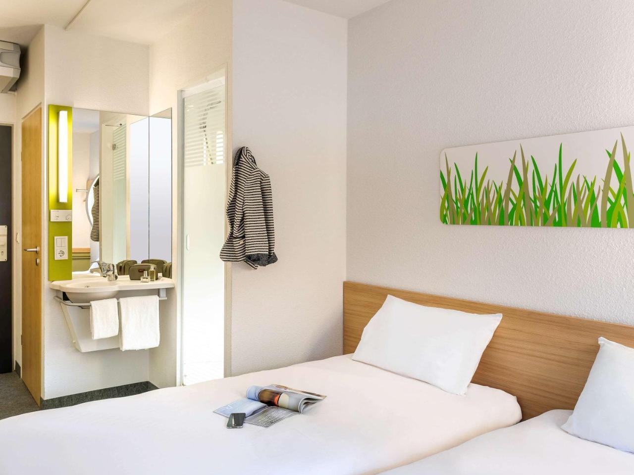 Ibis Budget Montbéliard Esterno foto